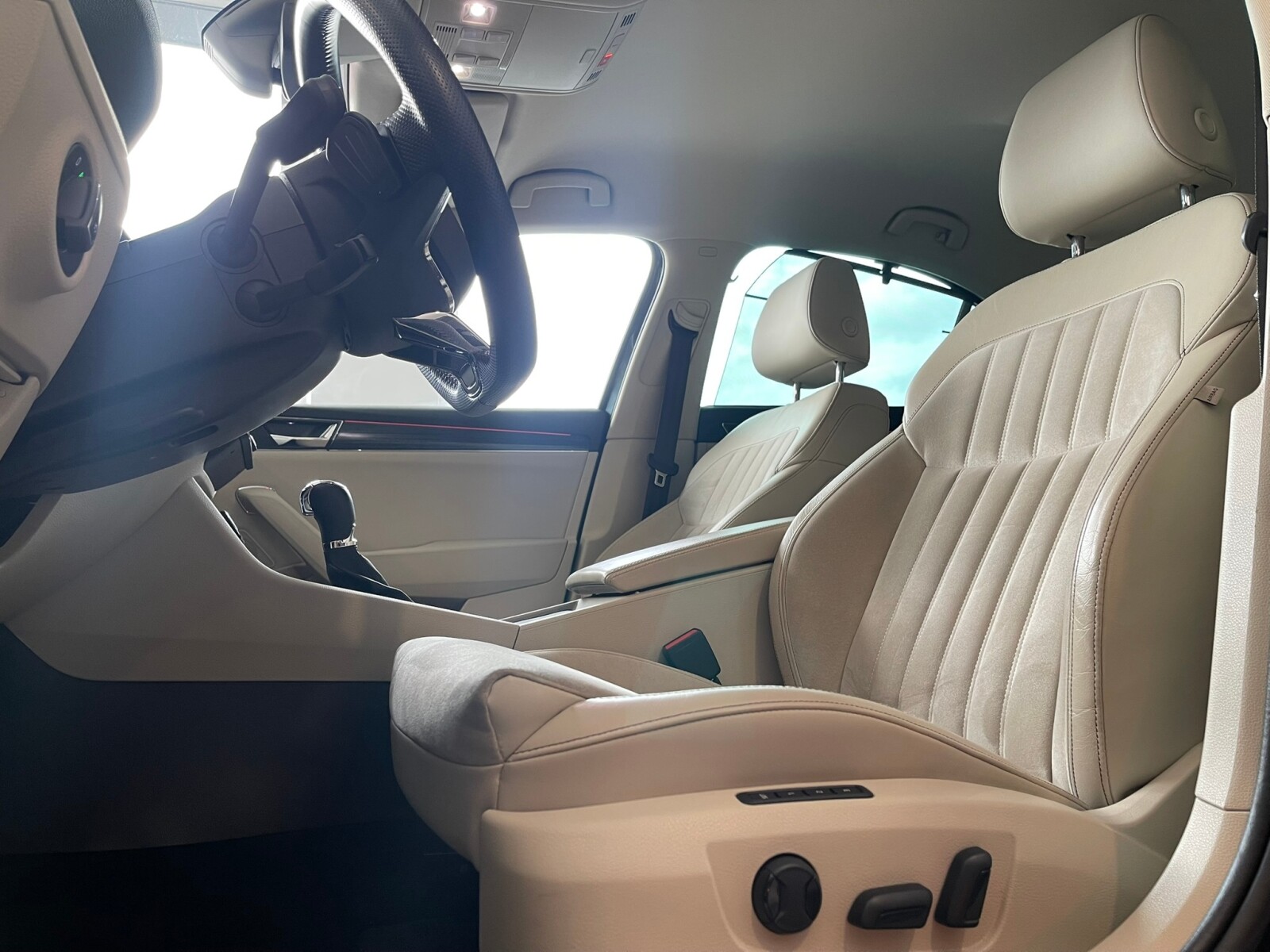 Škoda Superb - zdjęcie 10