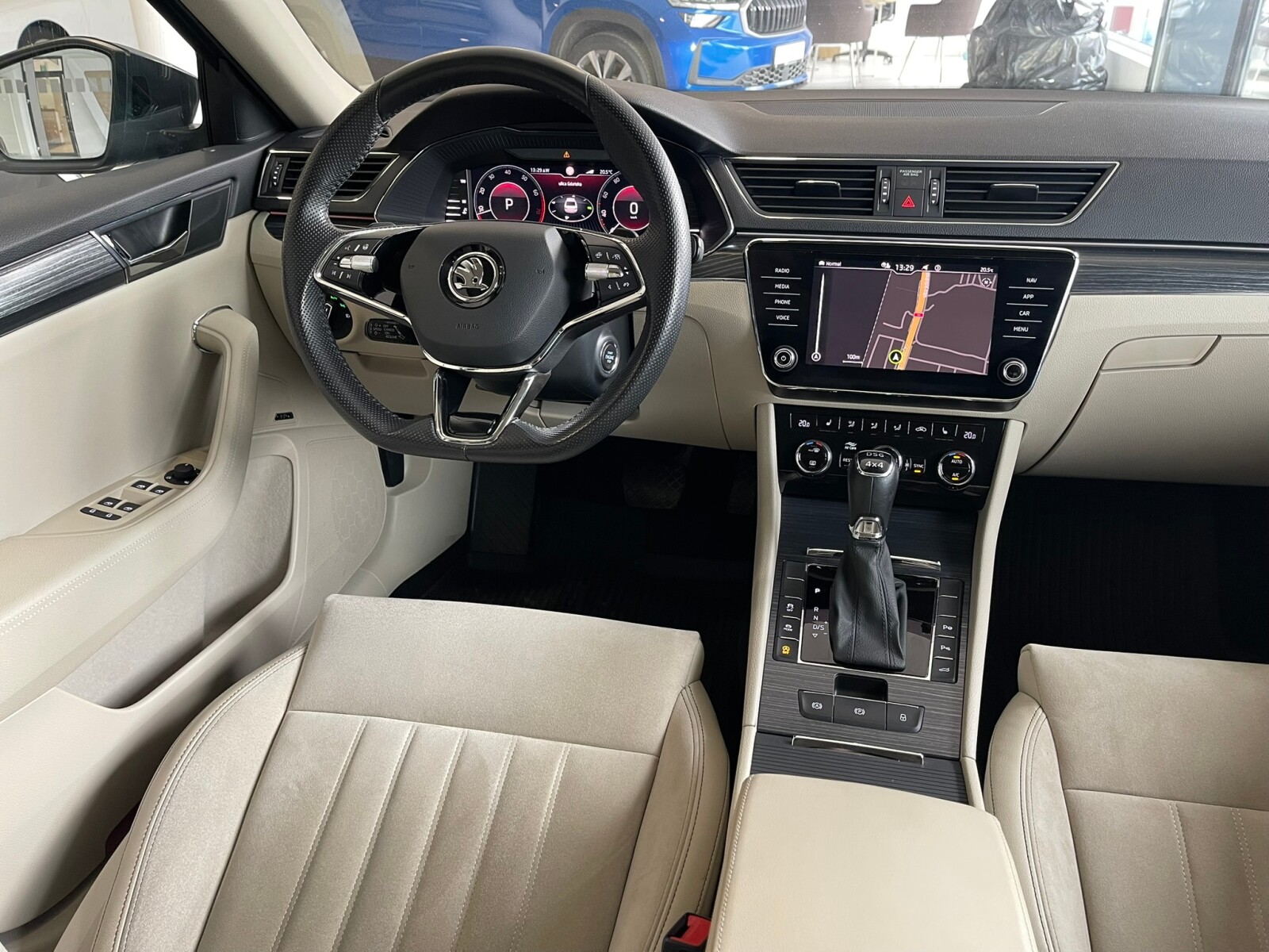 Škoda Superb - zdjęcie 14