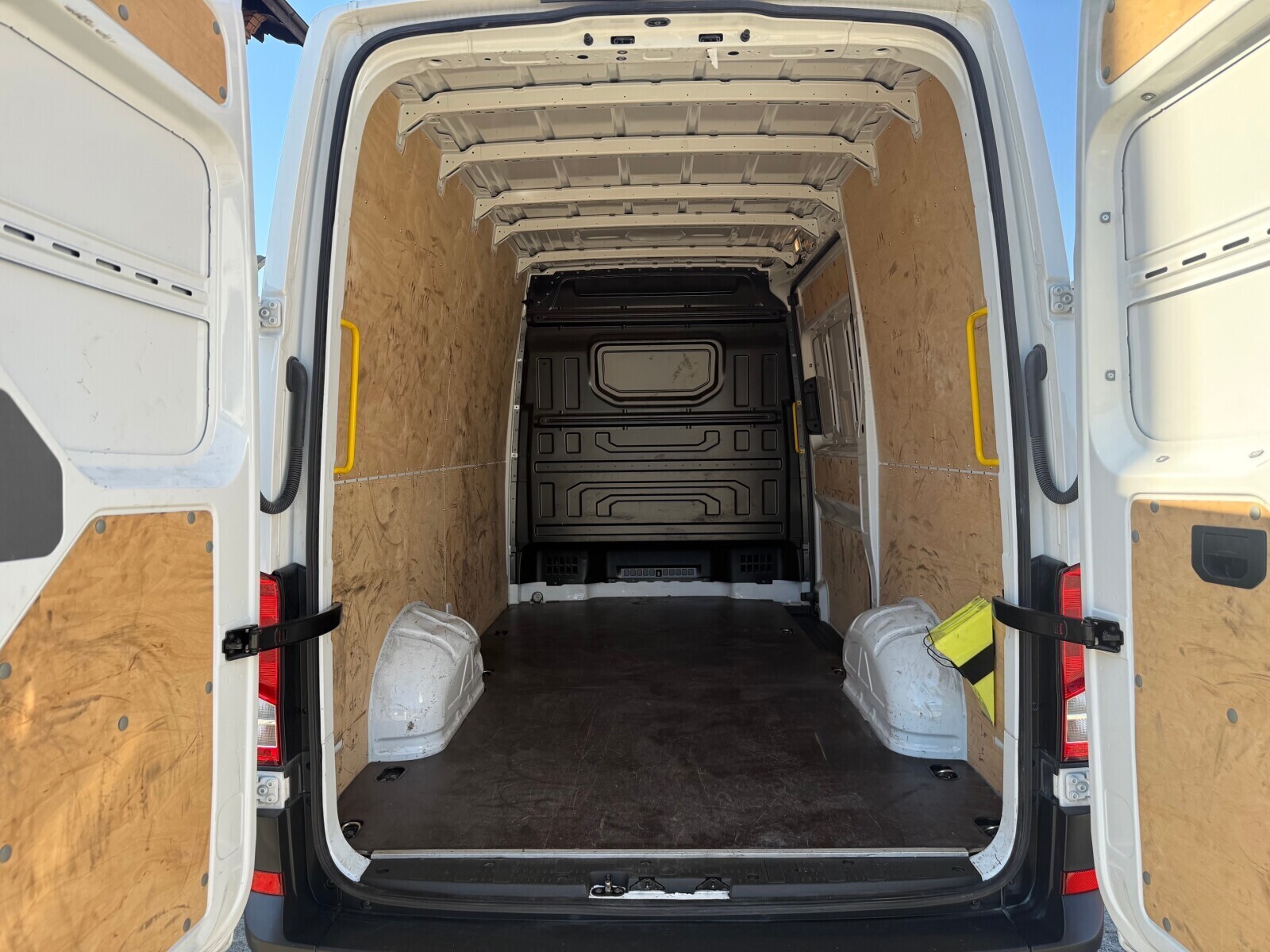 Volkswagen Crafter - zdjęcie 19