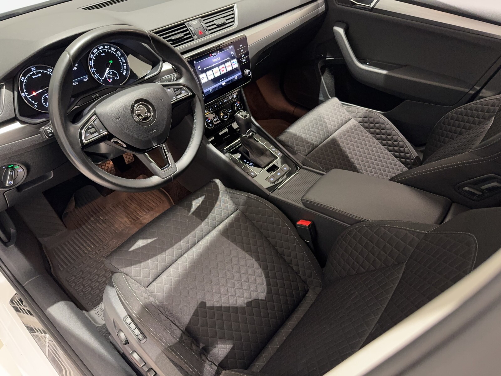 Škoda Superb - zdjęcie 10