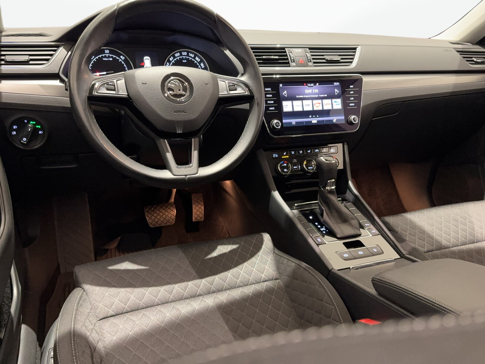 Škoda Superb - zdjęcie 14