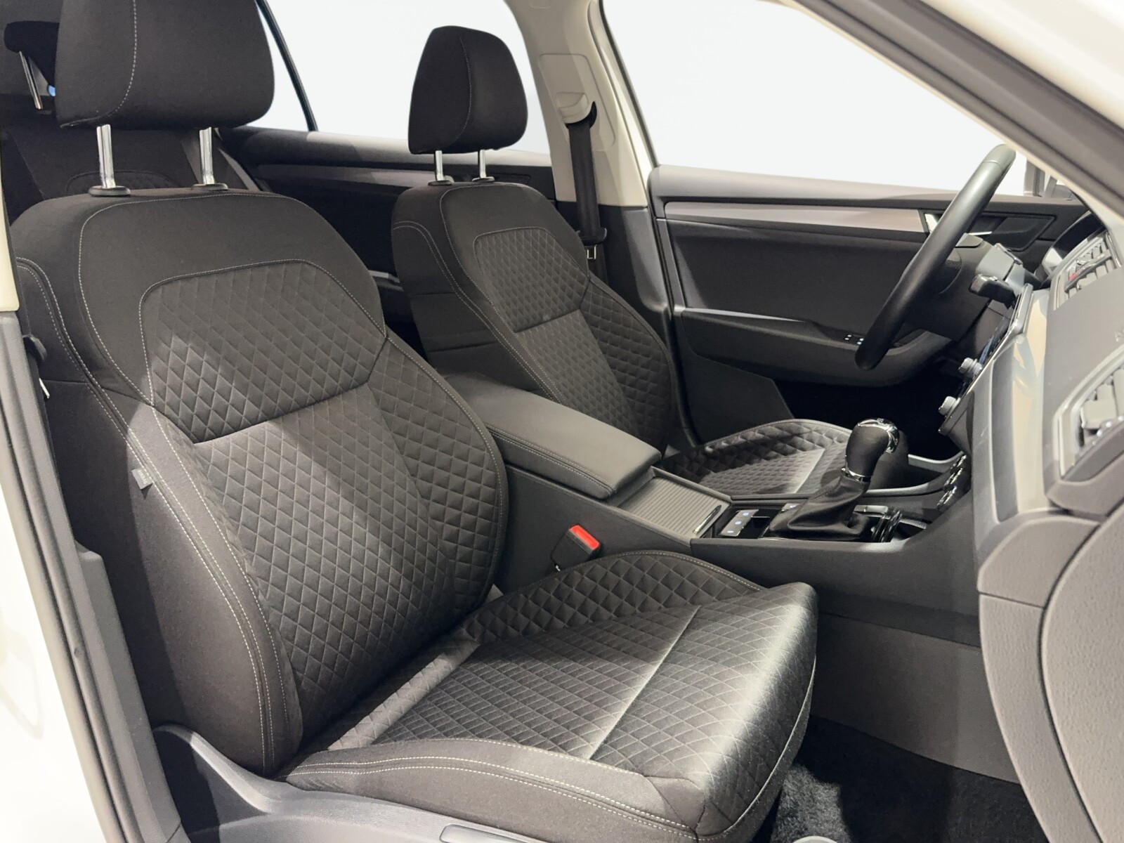Škoda Superb - zdjęcie 18